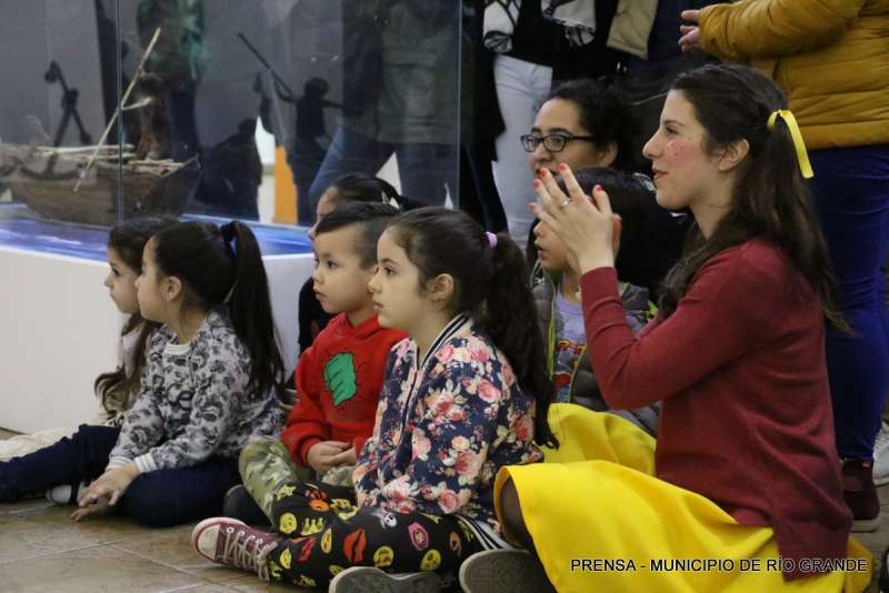 El Museo Municipal ‘Virginia Choquintel’ recibió cientos de vecinos en la noche de los museos.