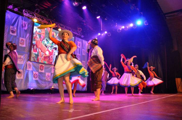 La danza folklórica le puso el broche de oro a la muestra final de los talleres culturales municipales.