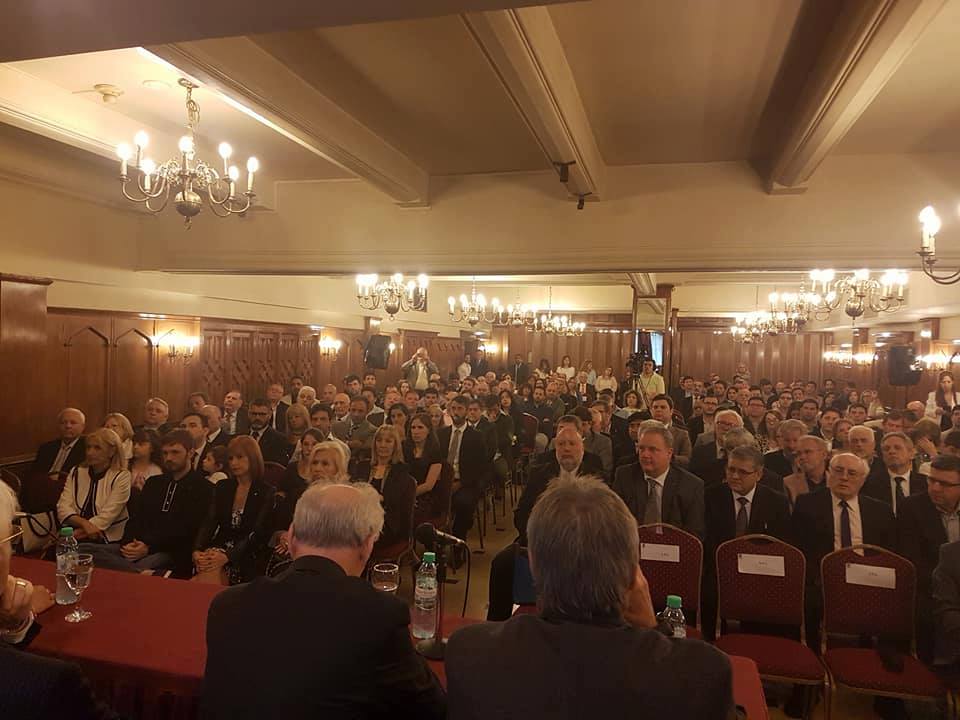 Asunción del Rector y Vicerrector de la UTN. Los Ingenieros Héctor Aiassa y Haroldo Avetta comienzan su camino al frente de la Universidad.  Fotos cortesía de Pablo Balleto de Aputn.