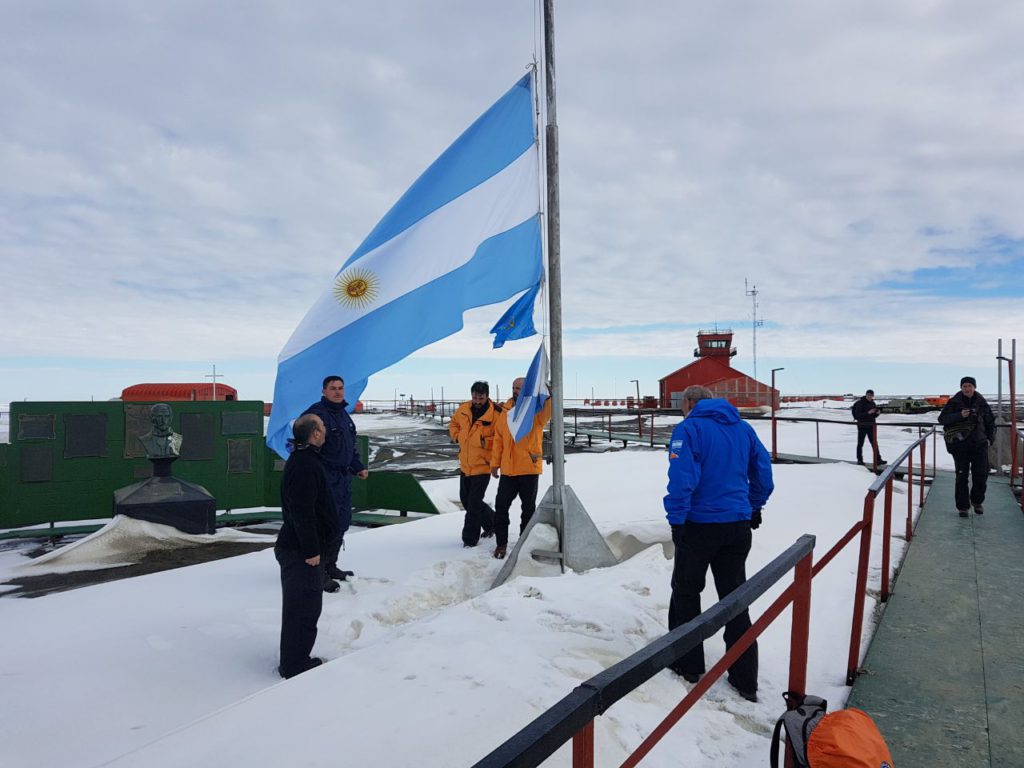 El secretario Jorge López y el subsecretario Gustavo Lezcano visitaron las diferentes Bases del Continente Blanco.