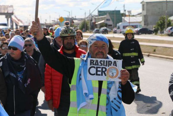 Emotivo recibimiento a Emilio Sáez