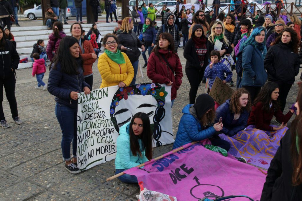 Las mujeres marcharon por las calles de Ushuaia