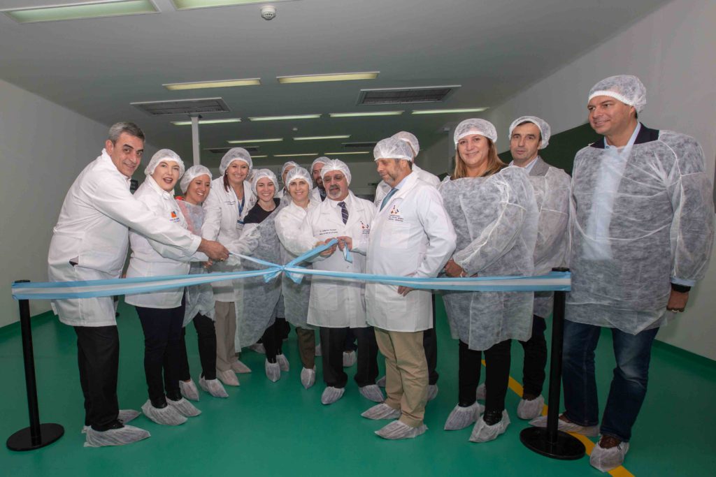 La gobernadora Rosana Bertone inauguró oficialmente este miércoles el Laboratorio del Fin del Mundo, Sociedad Anónima con Participación Estatal Mayoritaria (SAPEM) creada por el Gobierno fueguino para incursionar por primera vez en la industria farmacéutica.
