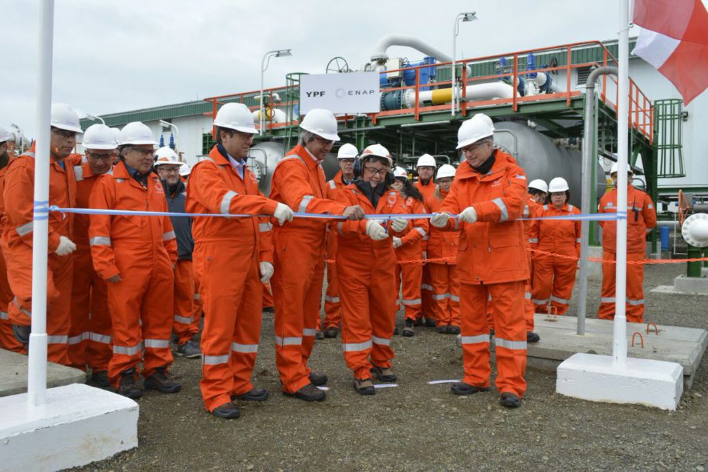 ENAP e YPF inauguran ampliación de proyecto de gas y crudo de 354 millones de dólares