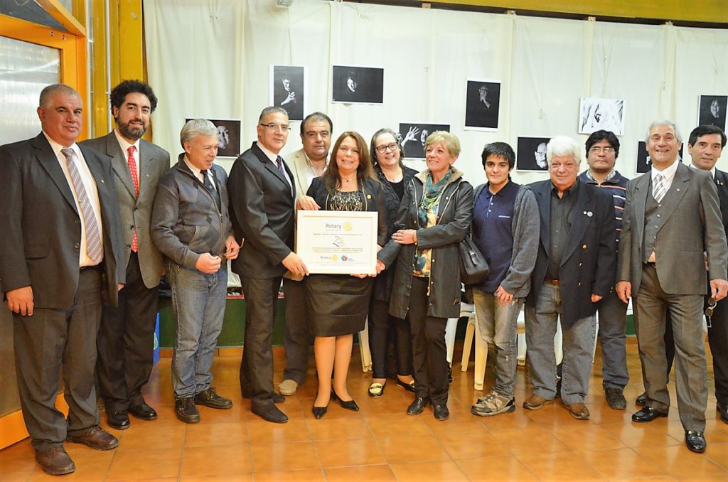Los socios del Rotary Club Río Grande, compartieron una foto junto a los socios del Rotary Isla Grande de Río Grande.