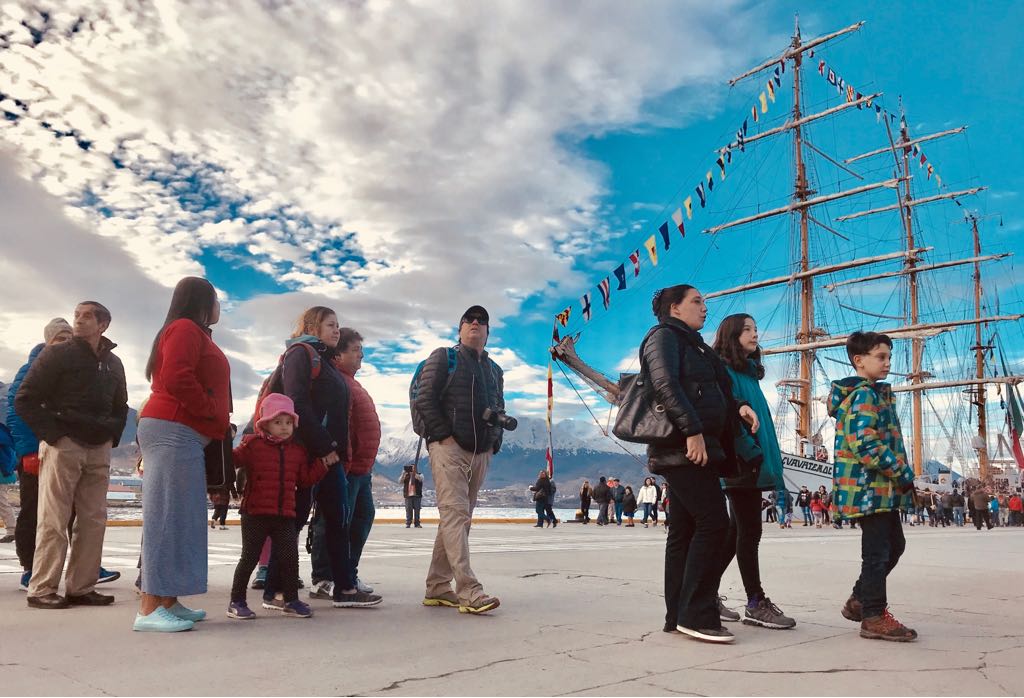 Más de 33 mil fueguinos visitaron los veleros latinoamericanos