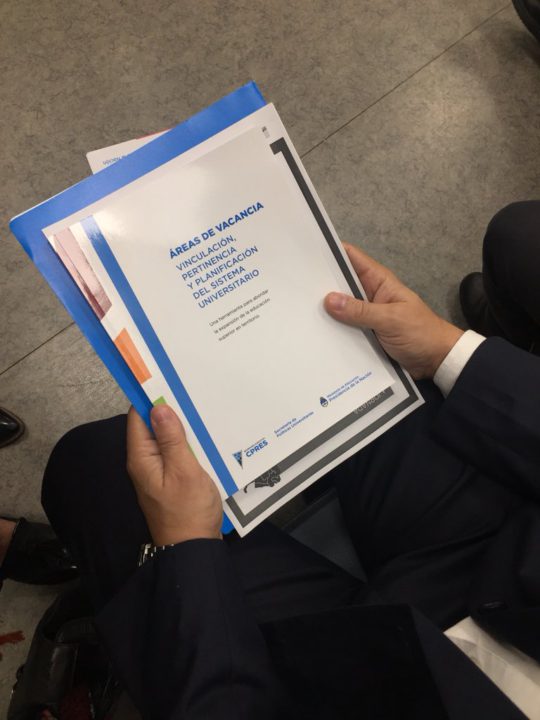 llí se propone abordar interinstitucionalmente los desafíos de la enseñanza y el aprendizaje de esta disciplina, y conocer las estrategias que están desarrollando las Universidades desde distintos Programas nacionales o provinciales o por iniciativa institucional.