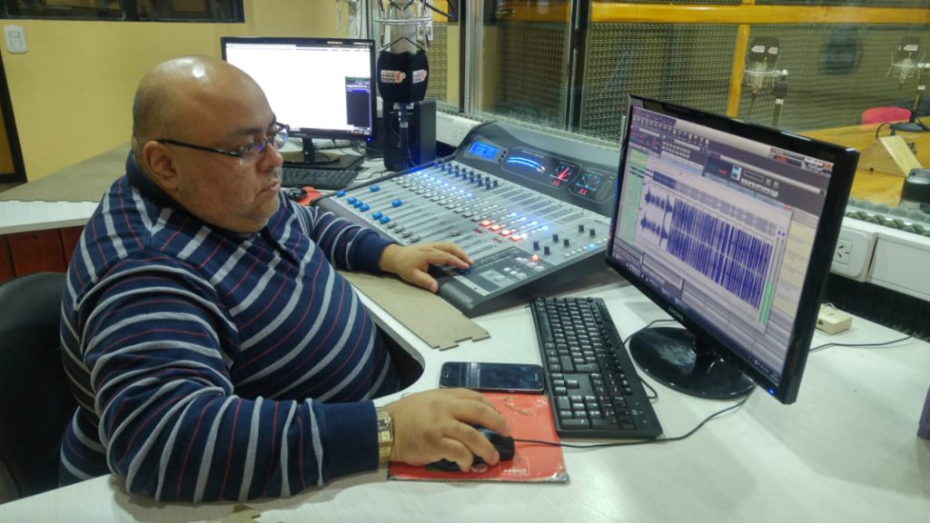 Fabián ‘Fulbito’ Pérez, actualmente, operador de Radio Universidad (93.5 MHZ) y Aire Libre (93.6 MHZ).