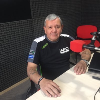 Jorge ‘Pulpo’ Águila, quien comenzó como operador de radio en 1987, hoy es más conocido como periodista, fue el fundador de Resumen Policial y tiene programa de radio.