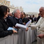 El padre Francesco Motto pasó por el Personaje de los Viernes