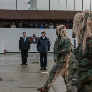 El Batallón de Infantería de Marina N° 5 Escuela de Río Grande, conmemoró el 71 años de vida al servicio de la patria y la comunidad de Tierra del Fuego, especialmente la de Río Grande. Con un acto en la plaza central del “BIM”, como lo llama con afecto la familia riograndense, fue encabezado por el titular del Área Naval Austral, contraalmirante Marcos Henson y el presidente del Poder Legislativo, vicegobernador Juan Carlos Arcando.