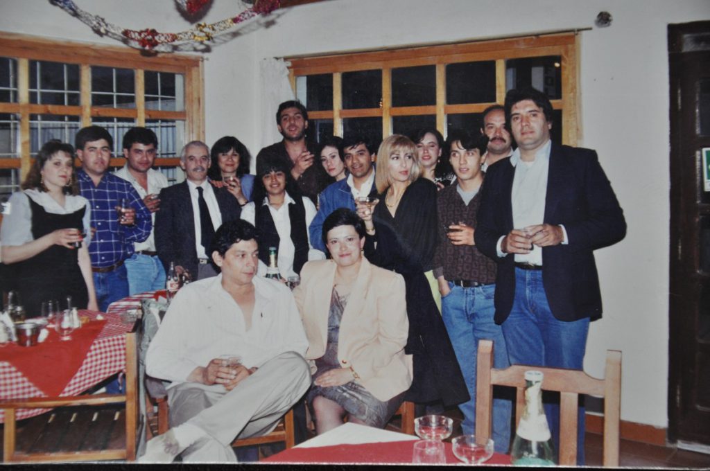 El  primer  staff  de  Provincia  23  en  junio  de  1994  –Primer  Aniversario  del  Diario-,  Alberto  Centurión  junto  a  su  esposa  Mónica  Zampedri,  Víctor  Centurión;  Pablo  Bordignón,  su  esposa,  Carlos  Ghío,  David  Sánchez,  Susana  Carolina  Zilberberg,  Fabiana  Orqueda,  Liliana  Arizmendi,  María  Clara  Scarfi  (Administración),  Nahuel  Oliva,  Héctor  Cavallotti,  entre  otros.