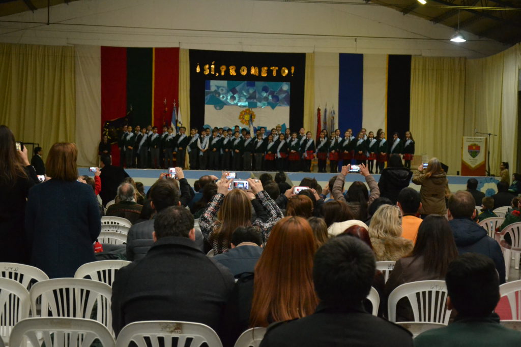 Alumnos de la EADEB y del CIERG prometieron a la Bandera.