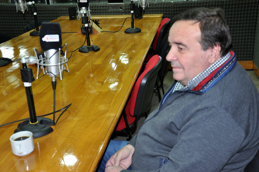 La presidente del Consejo de Administración de la Cooperativa Eléctrica, profesora Valeria Andrade y el Gerente de la misma institución, Miguel Casielles, fueron entrevistados en el programa ‘Buscando el Equilibrio’ que se emite por Radio Universidad (93.5 MHZ) donde se explayaron sobre diversos temas de interés.