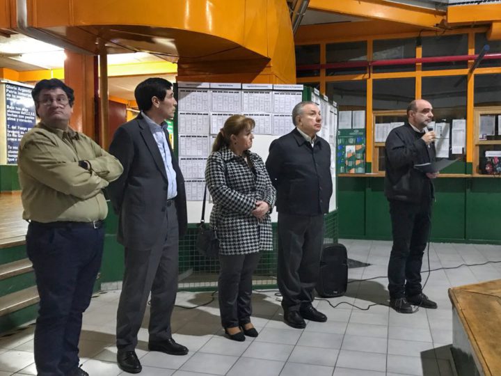 Las palabras conmemorativas estuvieron a cargo del Secretario de Cultura y Extensión Fabio Seleme, quién resaltó la necesidad de revalorizar la tradición universitaria popular que abrió en la Argentina la Universidad Obrera Nacional, cuyos principios de inclusión y transformación social y económica a partir de la educación superior de calidad hoy se ven seriamente en riesgo, por las política destructivas que el gobierno nacional lleva adelante contra las instituciones universitarias.