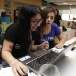 Clubes en tecnología para chicas en el Espacio para el Desarrollo Laboral y Tecnológico