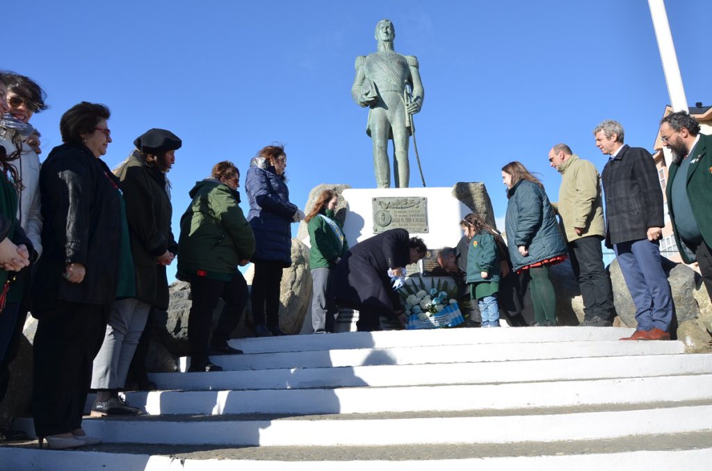 La UTN y la Fundatec homenajearon al Libertador con una placa