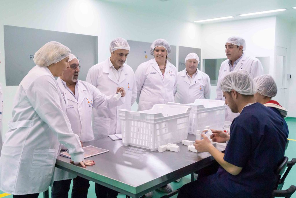 El Laboratorio del Fin del Mundo concluyó el primer lote de medicamentos.