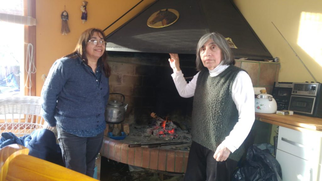 Algunas de las tantas maravillosas obras generadas por las hermanas Lodeiro, en su cabaña de campo.