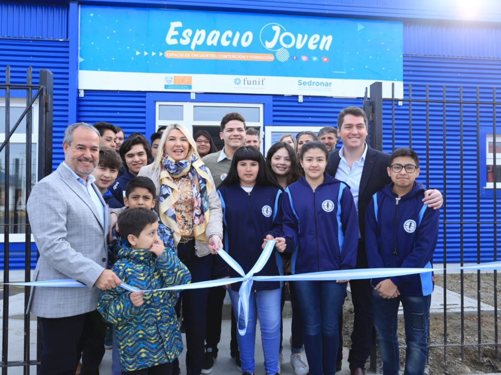 Bertone y Martín Pérez inauguraron el DIAT ‘Espacio Joven’.