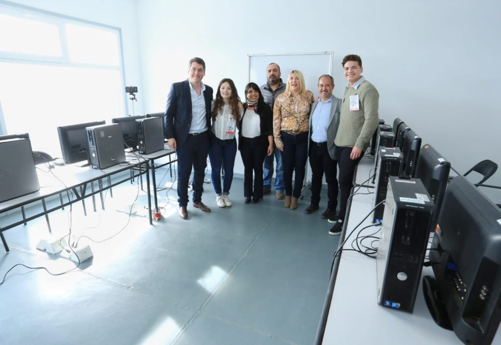 Bertone y Martín Pérez inauguraron el DIAT ‘Espacio Joven’.