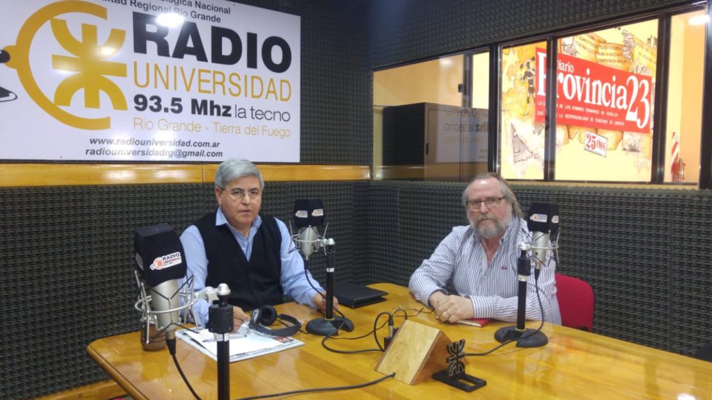 El propietario de PIGSA, Daniel Polonsky, visitó ayer los estudios de Radio Universidad 93.5 para hablar no sólo del complejo presente que le toca atravesar, sino de la historia de la empresa y el futuro, porque está decidido a reconstruirla.