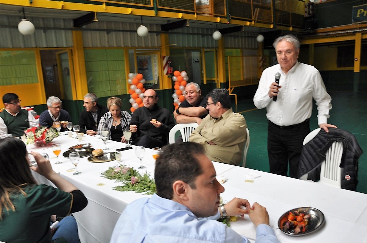 Estas instituciones son el Jardín Rosarito Vera Peñaloza, EADEB (Escuela Austral de Enseñanza Bilingüe), CIERG (Colegio Integral de Educación Integral Río Grande), CIEU (Colegio Integral de Educación Ushuaia), ISPRG (Instituto Superior del Profesorado Río Grande), Radio Universidad (93.5 MHZ), UCES (Universidad de Ciencias Empresariales y Sociales) y la propia UTN (Universidad Tecnológica Nacional).