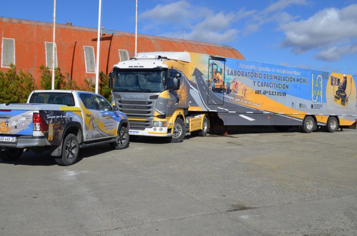 Mediante un convenio entre la UTN, Vialidad Provincial, el Consejo Federal Vial y la participación de Sindicato de Trabajadores Viales, se lleva adelante una capacitación para operación de motoniveladoras.