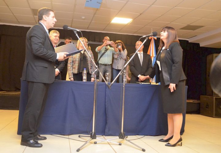 El ingeniero Mario Ferreyra, decano de la Facultad Regional Tierra del Fuego de la Universidad Tecnológica Nacional, participó del acto que se llevó adelante en el Centro Cultural Yaganes por la jura de la Dra. Mariel Borruto como jueza Federal del Juzgado de Primera Instancia de Río Grande.