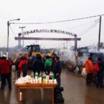 Madereros reafirmaron el corte, y pernoctaron durante la noche en el ingreso a Tolhuin