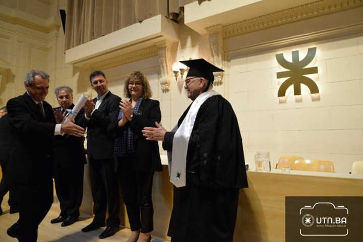 A propuesta del Ingeniero Mario Ferreyra –Decano de la UTN local e integrante del Rectorado nacional- conjuntamente con la Secretaría de Ciencia y Tecnología de la UTN, a cargo del Doctor Horacio Leone, se otorgó el Título de ‘Doctor Honoris Causa’ al Doctor Conrado Franco Varotto, quien fuera máxima autoridad de la Comisión Nacional de Actividades Espaciales –CONAE-, habiéndose desempeñado como Director Ejecutivo desde la fundación de la misma, hasta el año 2018.