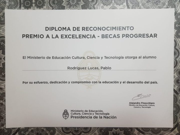 Pablo Rodríguez Lucas, alumno de 5° Año de Ingeniería Industrial de la Facultad Regional Tierra del Fuego de la Universidad Tecnológica Nacional, dialogó con Radio Universidad (93.5) tras haber recibido el Premio a la Excelencia de las Becas Progresar, junto a diversos estudiantes de las distintas universidades públicas de nuestro país, en un acto que se llevó a cabo en la Ciudad Autónoma de Buenos Aires.