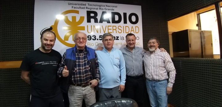 En el marco de la Edición N°46 del Gran Premio de la Hermandad, Mauro Oyarzo y Carlos Ozuljevich llegaron desde Chile para visitar los estudios de Radio Universidad (93.5) y dialogar con ‘Dos Preguntan’, en donde revivieron historias y anécdotas de una de las competencias más emblemáticas de Latinoamérica.