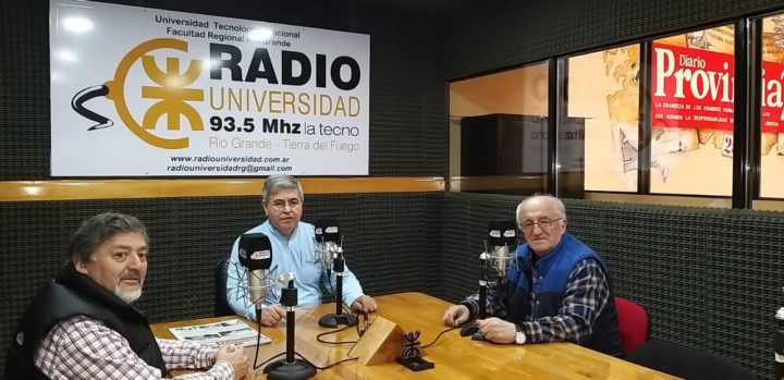 En el marco de la Edición N°46 del Gran Premio de la Hermandad, Mauro Oyarzo y Carlos Ozuljevich llegaron desde Chile para visitar los estudios de Radio Universidad (93.5) y dialogar con ‘Dos Preguntan’, en donde revivieron historias y anécdotas de una de las competencias más emblemáticas de Latinoamérica.