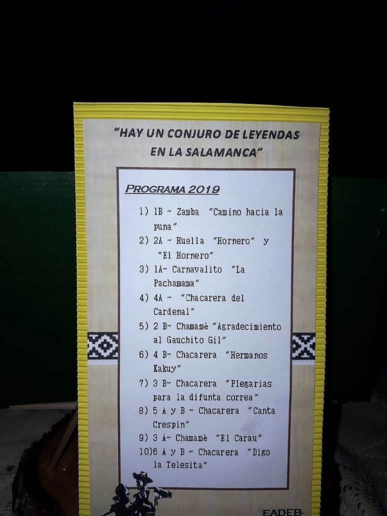 Bajo el lema “Hay un conjuro, Leyendas en la Salamanca”, de la mano de su Directora, Fernanda Catrileo y acompañada de la Secretaria Marcia Rubio con la colaboración de las maestras de las distintas áreas, la EADEB llevó adelante una peña en el marco de los festejos por el Día de la Tradición. Hubo gran acompañamiento de familiares y amigos.