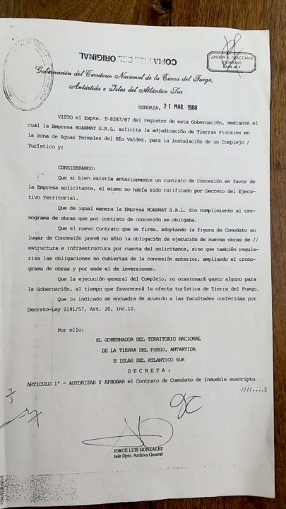 El concesionario de las Termas del Río Valdez, Rolando Reyes, aseguró que el intendente Harrington lo llamó “como veinte veces” pero no está dispuesto a negociar.