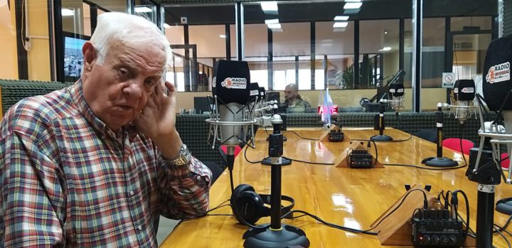 Rolando Reyes, representante de la empresa ROANMAT, concesionario de Las Termas del Río Valdez, visitó los estudios de Radio Universidad (93.5 MHZ) donde fue consultado sobre el conflicto que hace años no logra resolverse y mantiene a la provincia privada de un recurso turístico único.