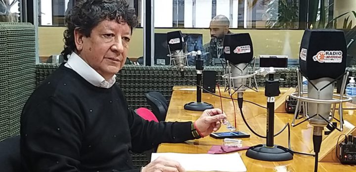 El contador Ramón Gallardo, presidente de la Cámara Fueguina de la Madera, visitó los estudios de Radio Universidad 93.5 para dar a conocer los puntos principales del proyecto en el que está trabajando con el fin de ampliar la matriz productiva, basado en la resolución que permite agregar valor con insumos extra zona y obtener los beneficios del subrégimen industrial.