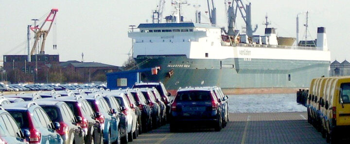 También por el entender de profesionales de la ingeniería, va quedando obsoleta como medida inmediata, el llamado cruce corto con buques RO RO (roll on roll off) para el transporte vehicular.