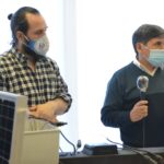 Pino anunció la instalación de 20 paneles solares para recarga de celulares