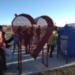 Mujeres Voluntarias del Garrahan inauguraron nuevo Corazón Gigante y un contenedor de latas