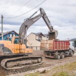 Avanzan los trabajos para la pavimentación de la calle Tucumán en el barrio Alakalufes II