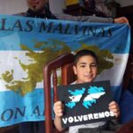 LOS GUARDAPOLVOS TENDRÁN EL LOGO DE MALVINAS