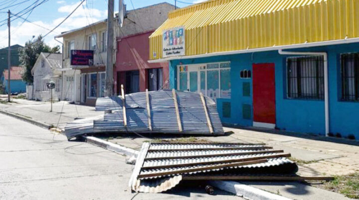 El viento se ensañó con Tierra del Fuego y causó estragos 