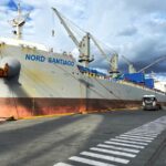 La empresa Vinisa Fueguina SRL trajo un buque de carga chino directo al puerto de Ushuaia