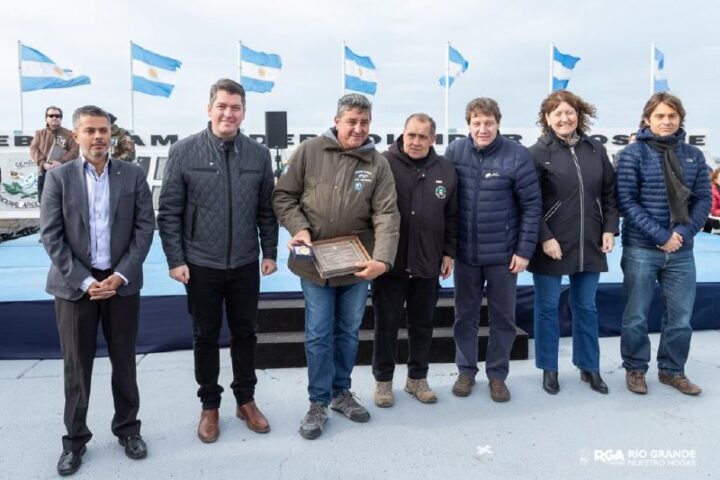 Melella y Pérez entregaron distinciones a veteranos de guerra y a familiares de fallecidos en Malvinas