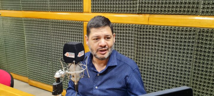 El secretario de Finanzas David Ferreyra indicó que “la fiesta tiene una asignación presupuestaria que se realiza cada año cuando se elabora el presupuesto del municipio. Evidentemente con ese presupuesto no alcanza para los 1.100 artistas y para solventar la logística de este megaevento, por eso era una necesidad del municipio buscar sponsors del sector privado y de otros entes estatales”.