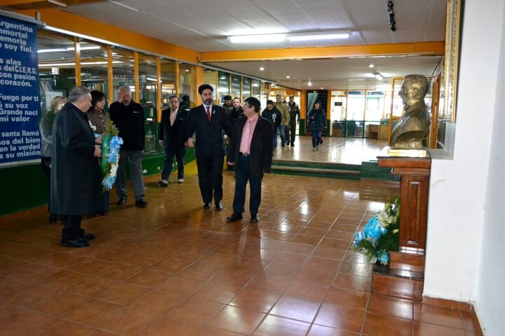 La comunidad educativa de la FUNDATEC llevó adelante este miércoles 17 de agosto, un sentido homenaje al General José Francisco de San Martín a 172 años de su paso a la inmortalidad.