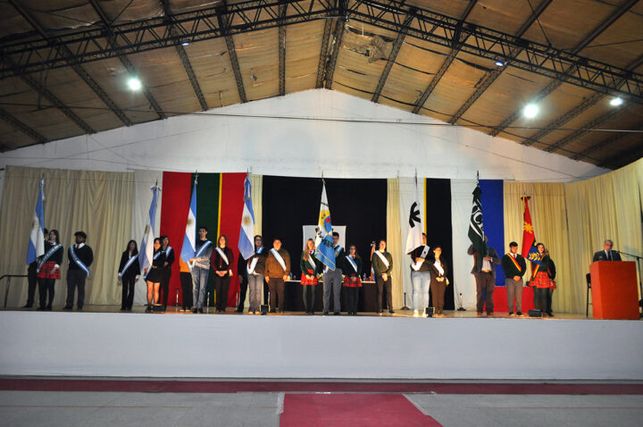 La Universidad Tecnológica Nacional, Facultad Regional Tierra del Fuego, llevó a cabo el XXXII acto de Colación de Grado. En la oportunidad también recibieron sus diplomas los Ingenieros Pesqueros recibidos en la Extensión Áulica Ushuaia y los flamantes Licenciados en Administración y Gestión de Instituciones de Nivel Superior. La ceremonia contó con gran acompañamiento de la comunidad universitaria, familiares y amigos.