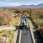 Gobierno y Vialidad Nacional reactivan la obra de pavimentación de la bajada del Lago Fagnano